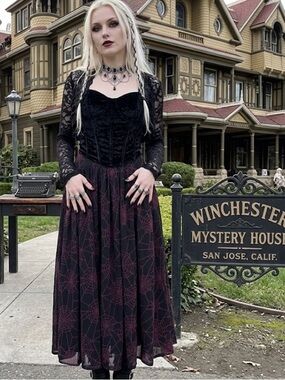 Oblong Box Shop Winchester Mystery House Spiderweb Maxi Skirt - Size XL